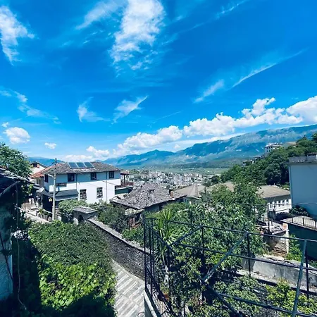 Hida Guest House Гирокастра Экстерьер фото
