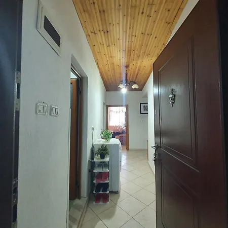 Hida Guest House Гирокастра Экстерьер фото